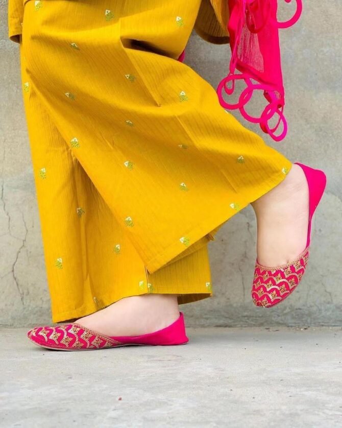 2pcs Women Stitched Linen Embroidered Suit