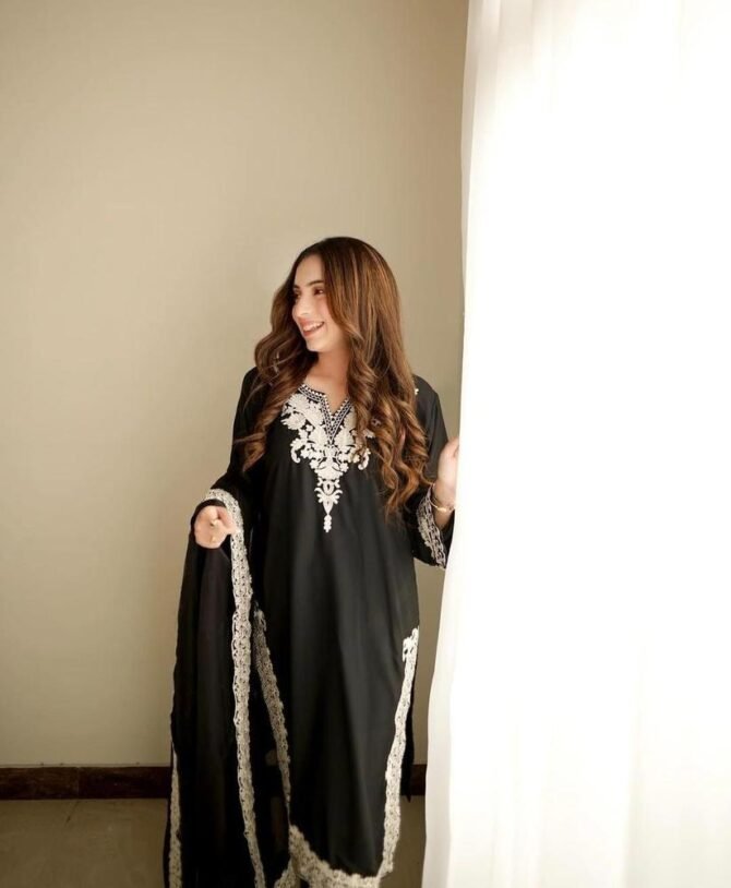 3pcs Women Stitched Organza Embroidered Suit