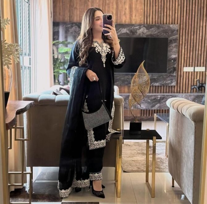 3pcs Women Stitched Organza Embroidered Suit