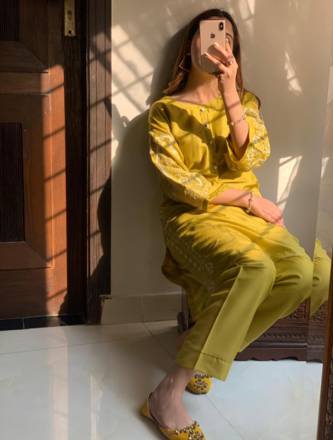 2pcs Women Stitched Linen Embroidered Suit