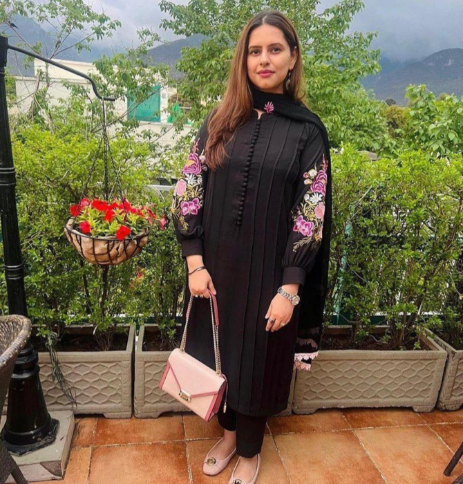 2pcs Women Stitched Linen Embroidered Suit